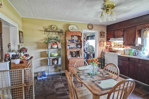 43 E Stephens St, Winder, GA 30680 photo 8