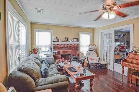 43 E Stephens St, Winder, GA 30680 photo 5