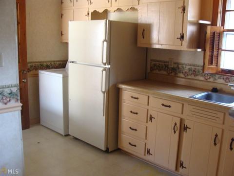 1697 W Meadow Way, Morrow, GA 30260 photo 3