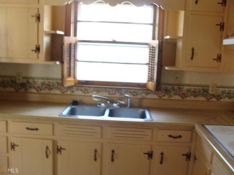 1697 W Meadow Way, Morrow, GA 30260 photo 4