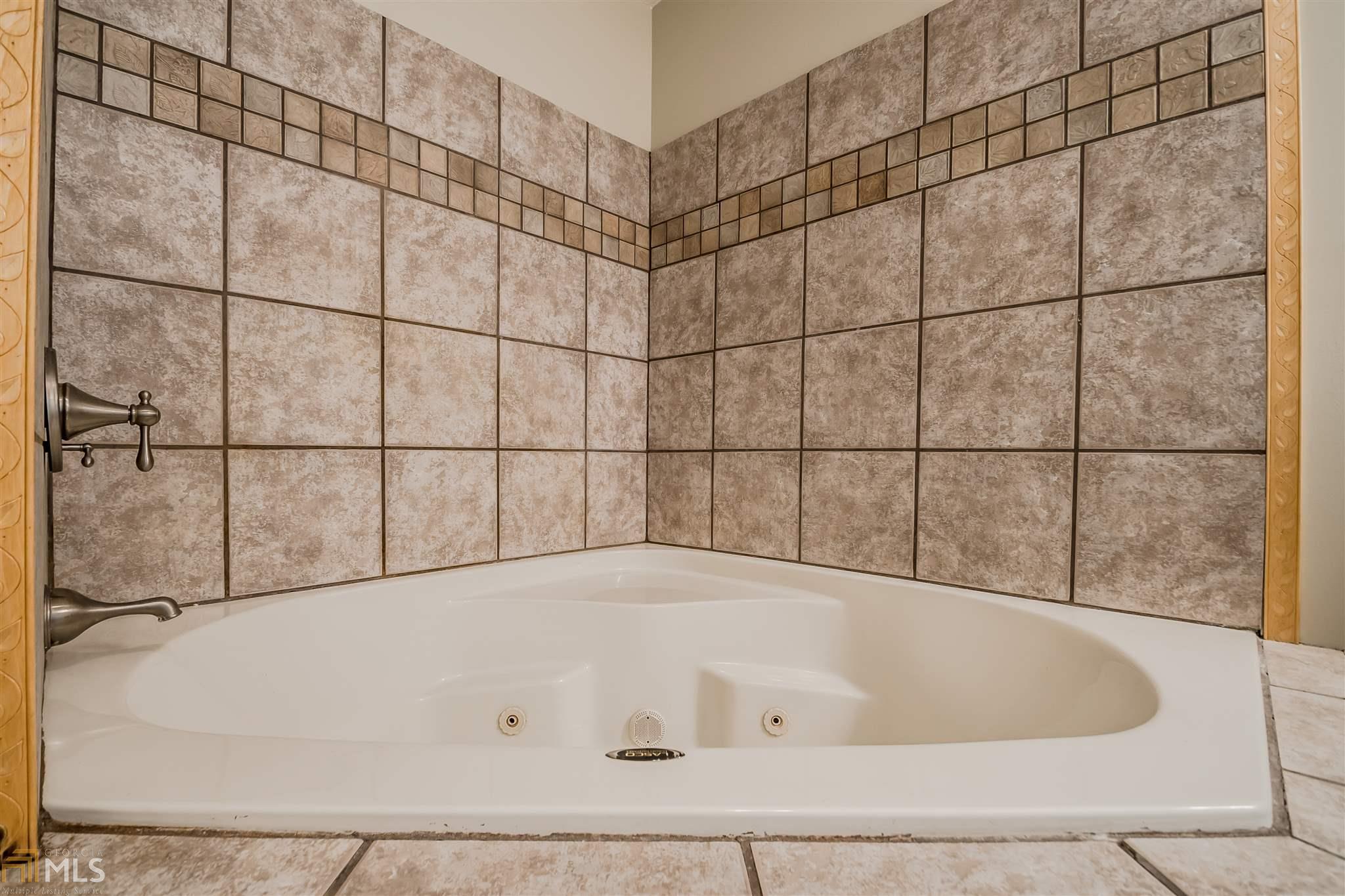 621 Crescent Dr, Toccoa, GA 30577 photo 19