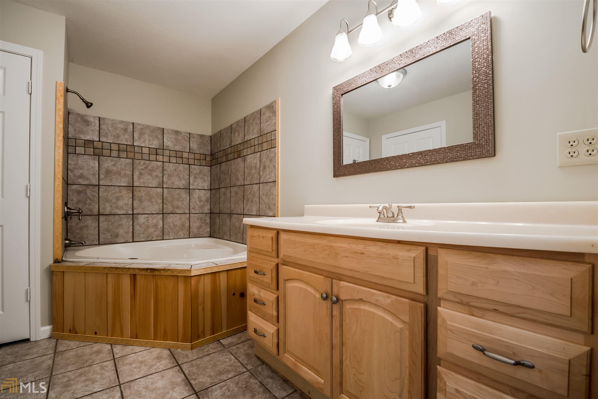 621 Crescent Dr, Toccoa, GA 30577 photo 18