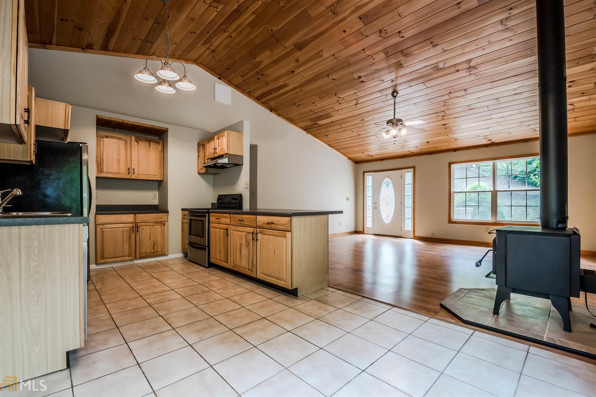 621 Crescent Dr, Toccoa, GA 30577 photo 7