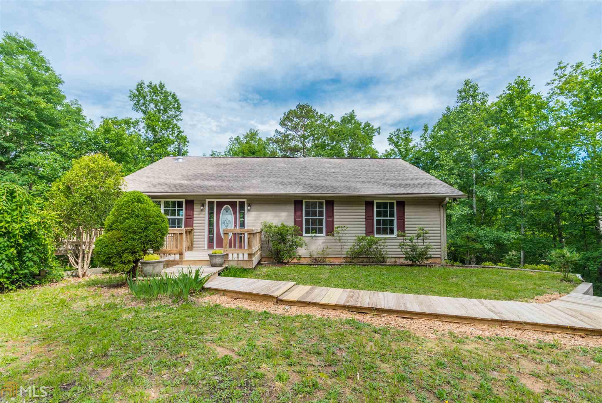 621 Crescent Dr, Toccoa, GA 30577 photo 1