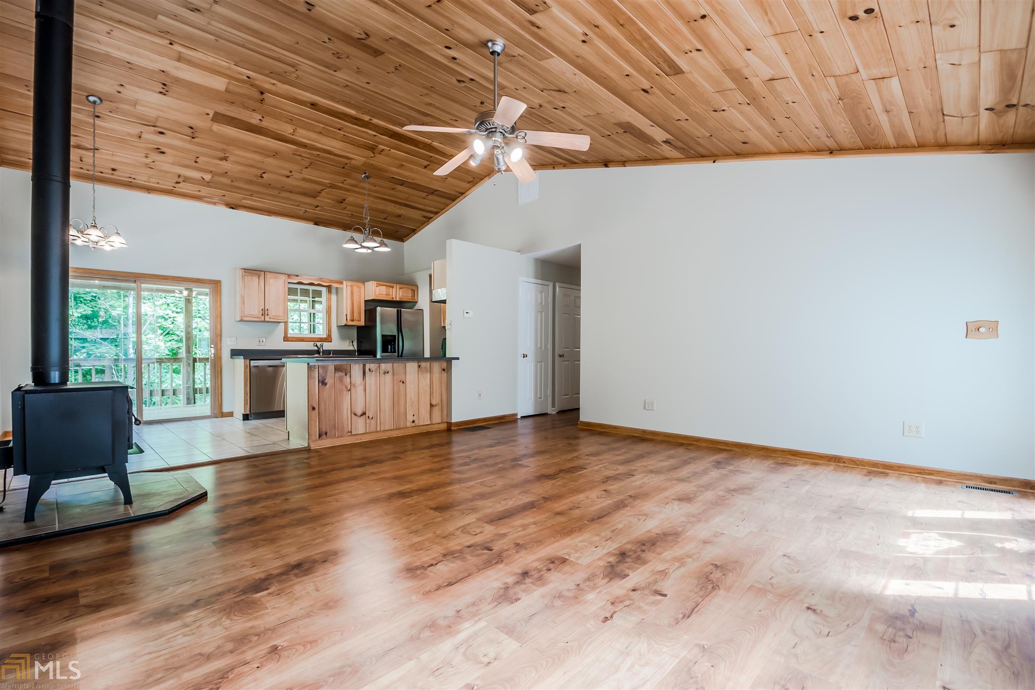 621 Crescent Dr, Toccoa, GA 30577 photo 4