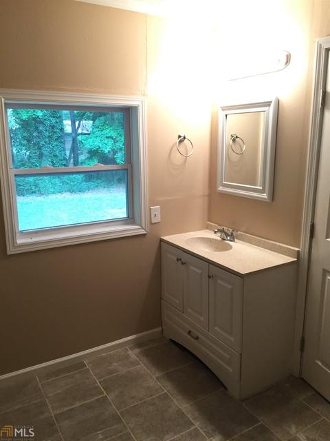 970 Martha, Forest Park, GA 30297 photo 8
