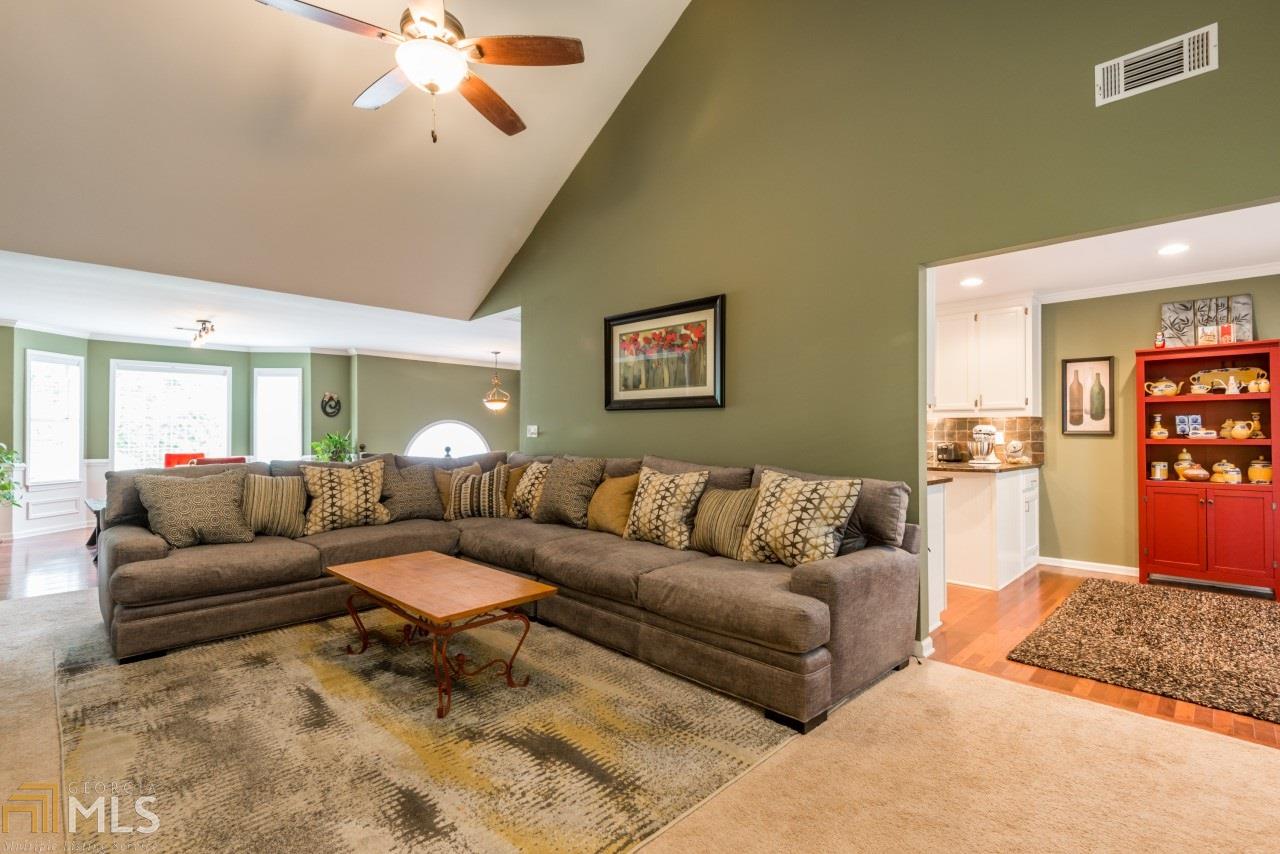 4055 Gables Pl, Buford, GA 30519 photo 11
