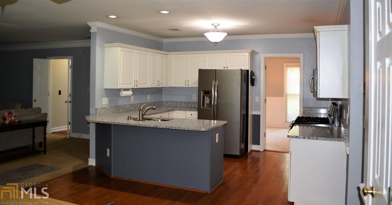 2075 Peachbluff Dr, Duluth, GA 30097 photo 9