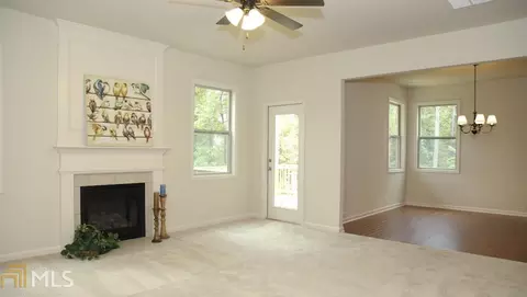7515 Waverly Loop, Fairburn, GA 30213 photo 10