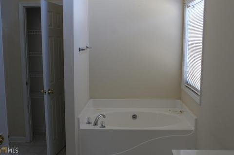 312 Devonshire Dr, Winder, GA 30680 photo 8