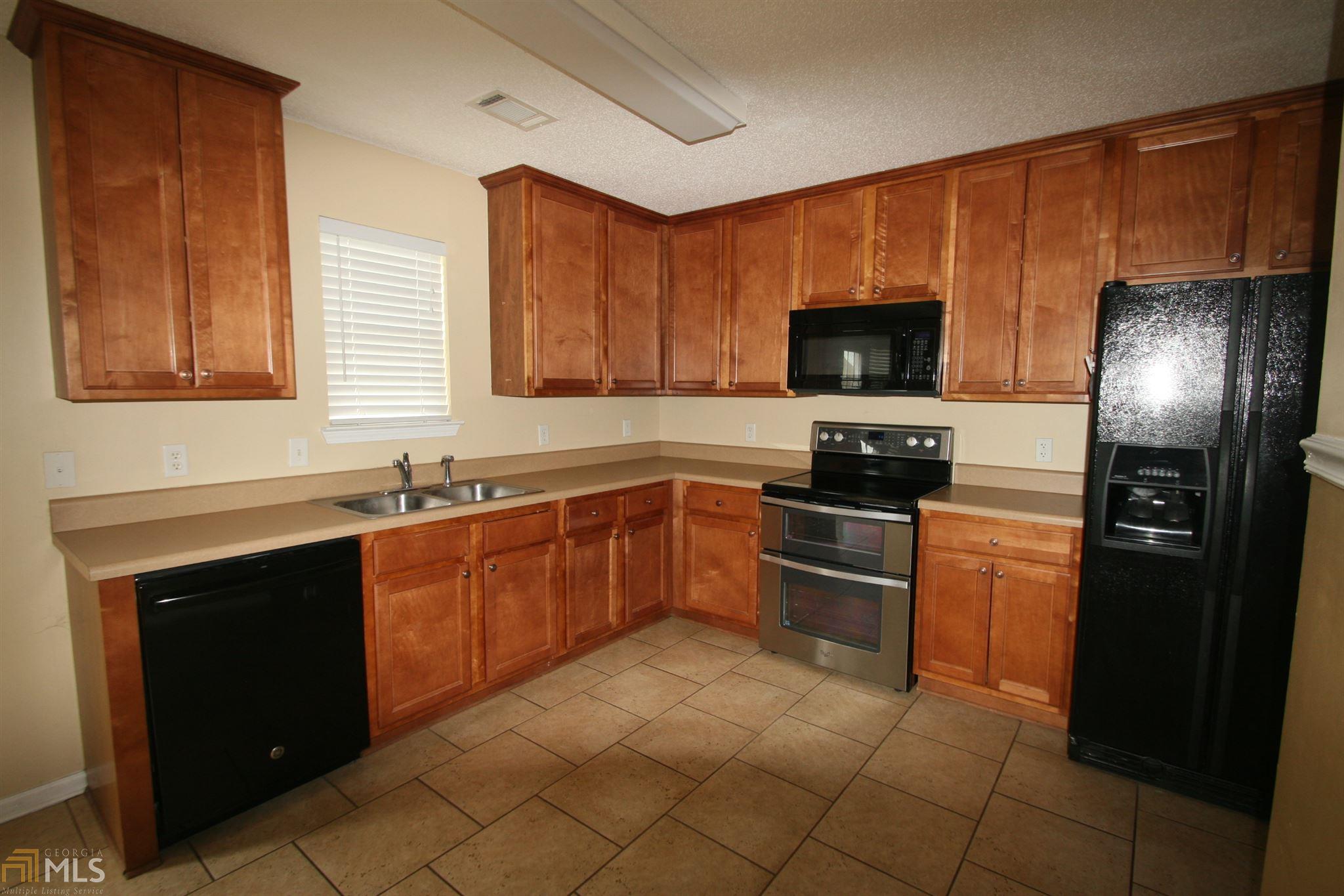 200 Browning Pt, Byron, GA 31008 photo 4