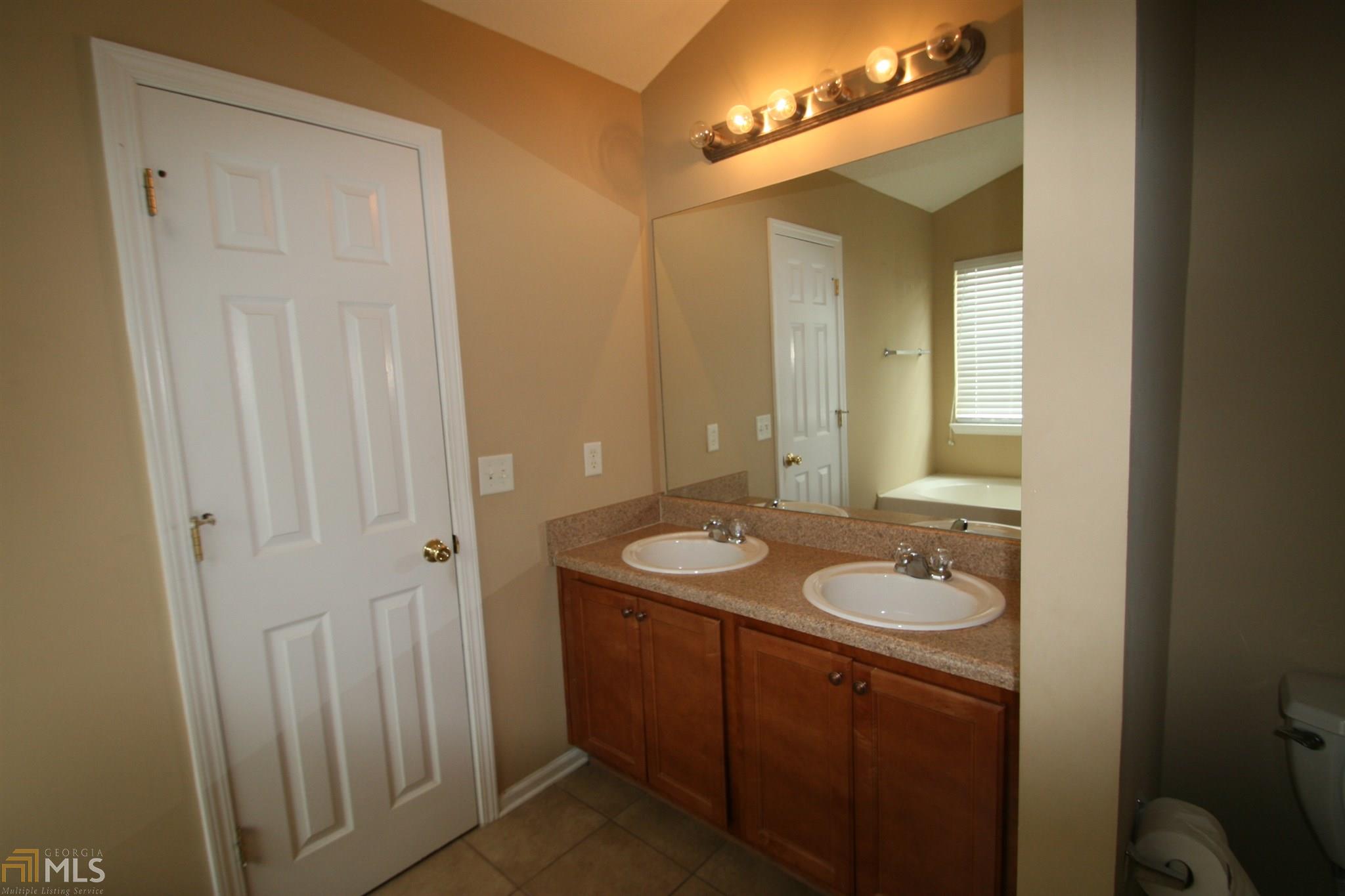 200 Browning Pt, Byron, GA 31008 photo 13