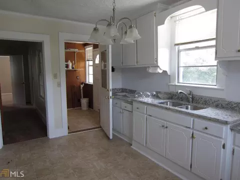 217 S 2nd St, Valley, AL 36854 photo 10