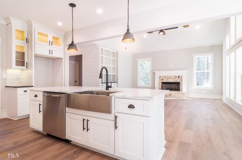 215 Crescent Dr, Forsyth, GA 31029 photo 8