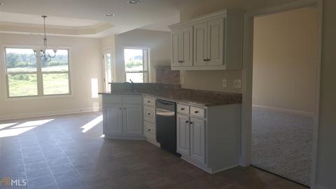 81 Fair Oaks, Commerce, GA 30529 photo 5