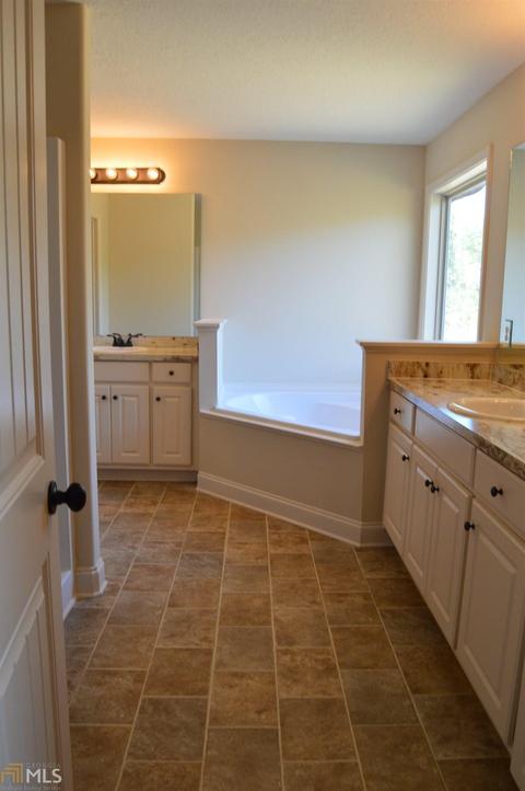 2312 Matt Michell Ln, Monroe, GA 30655 photo 9
