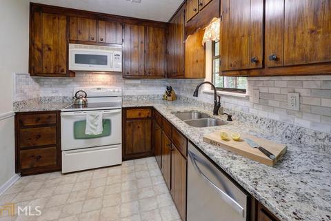 3884 Pine Needle Dr, Duluth, GA 30096 photo 4