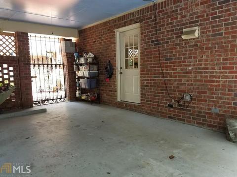 158 Hayes Cir, Rex, GA 30273 photo 3