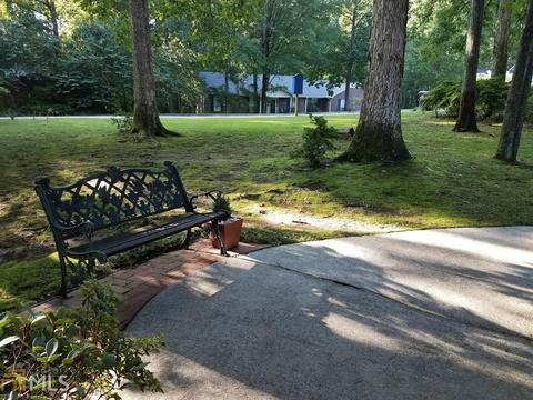 158 Hayes Cir, Rex, GA 30273 photo 5
