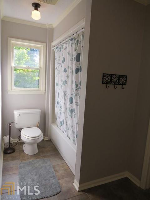329 Regency Cir, Dublin, GA 31021 photo 4