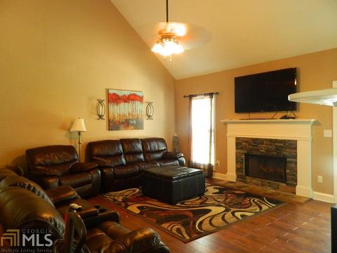 85 Berkshire Pass, Covington, GA 30016 photo 4