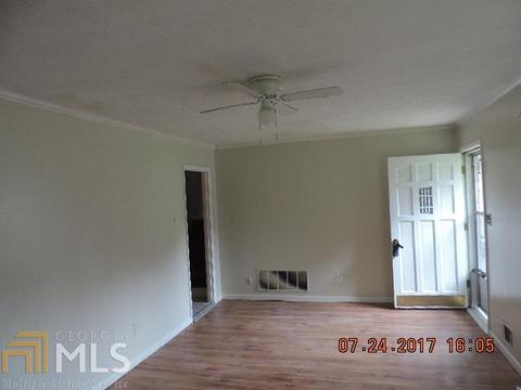 1036 Pinecrest Dr, Forest Park, GA 30297 photo 3