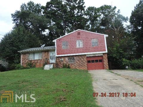 1036 Pinecrest Dr, Forest Park, GA 30297 photo 1