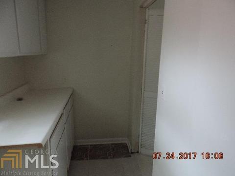 1036 Pinecrest Dr, Forest Park, GA 30297 photo 9