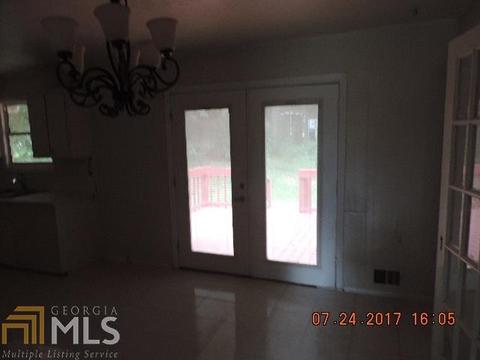 1036 Pinecrest Dr, Forest Park, GA 30297 photo 4
