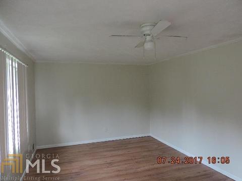 1036 Pinecrest Dr, Forest Park, GA 30297 photo 2