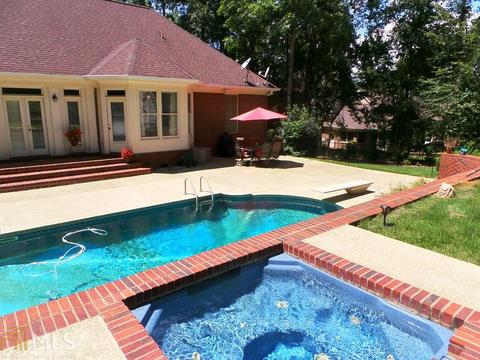 305 High Point Dr, Lagrange, GA 30240 photo 2