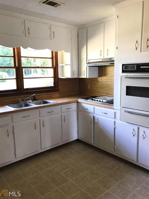 206 Baker St, Monroe, GA 30655 photo 2