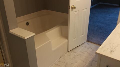 407 Hampton Green Dr, Lagrange, GA 30240 photo 14