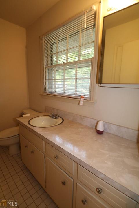 1379 John Roberts Dr, Morrow, GA 30260 photo 16