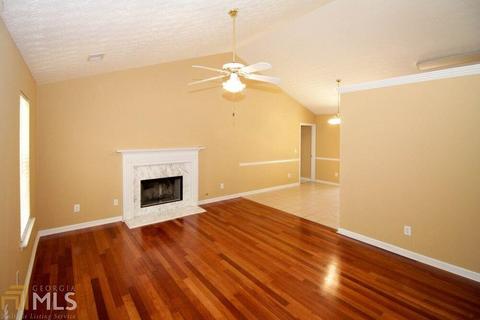172 Meadow View Dr, Jackson, GA 30233 photo 2