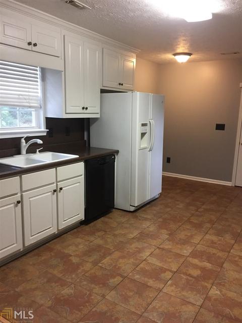 140 Whispering Pines Dr, Covington, GA 30016 photo 7