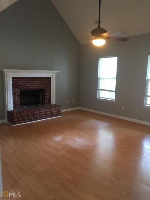 140 Whispering Pines Dr, Covington, GA 30016 photo 2