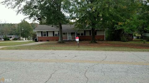 372 Grove St, Barnesville, GA 30204 photo 2