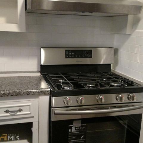 372 Grove St, Barnesville, GA 30204 photo 7