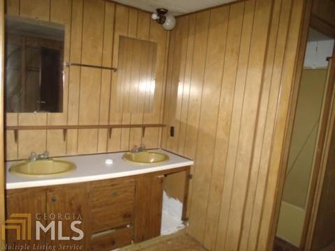 2085 Bailey Creek Rd, Covington, GA 30016 photo 4