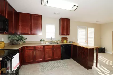 100 Covington Cv, Byron, GA 31008 photo 3