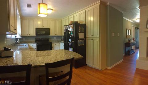 303 Lane Cir, Lagrange, GA 30240 photo 2