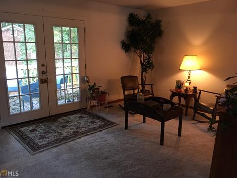 203 Pine Cir, Monroe, GA 30655 photo 4