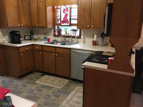 203 Pine Cir, Monroe, GA 30655 photo 7