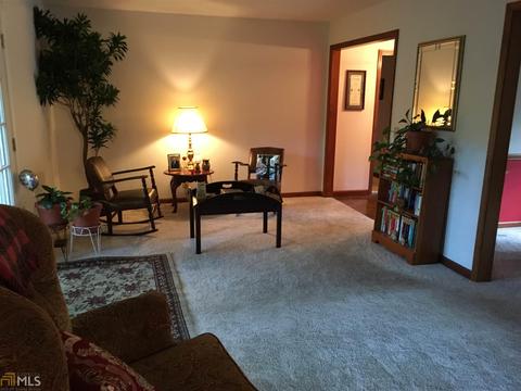 203 Pine Cir, Monroe, GA 30655 photo 3
