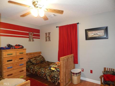 404 Corey Ct, Perry, GA 31069 photo 2
