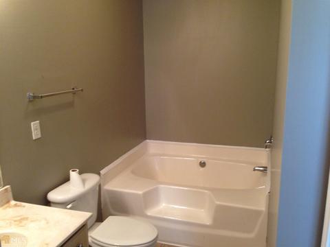 302 Northwoods Dr, Lagrange, GA 30240 photo 6