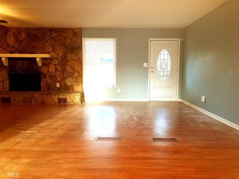 6030 Woodview Dr, Morrow, GA 30260 photo 2
