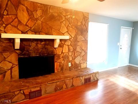 6030 Woodview Dr, Morrow, GA 30260 photo 3