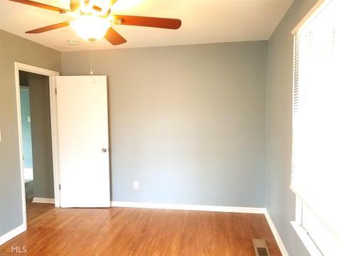 6030 Woodview Dr, Morrow, GA 30260 photo 11